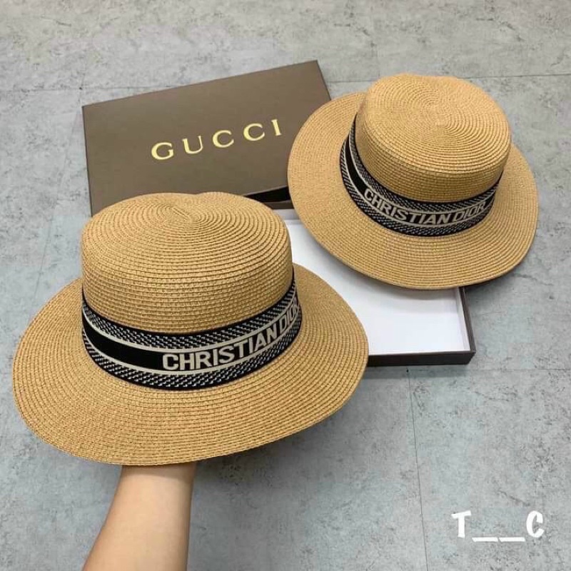 Mũ cối đi biển