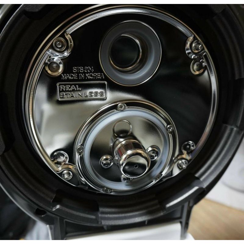 Nồi cơm điện cao tần Cuckoo CRP-LHTR0610FB 1.08L - Màu đen