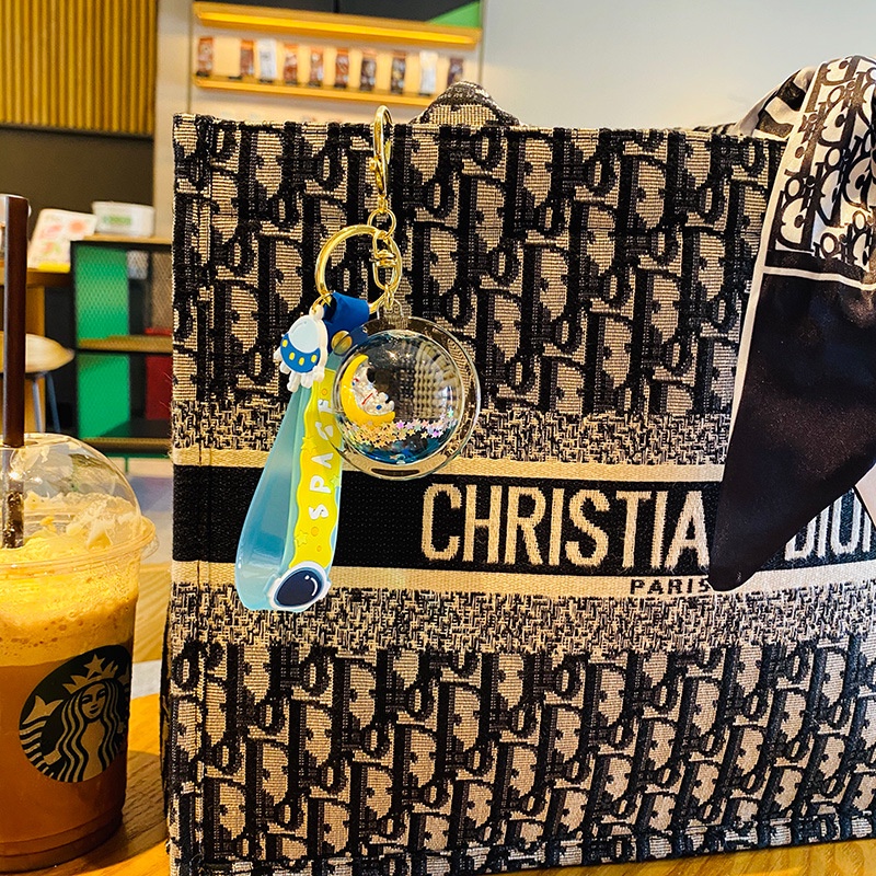 Móc Khóa Hình Phi Hành Gia Sáng Tạo