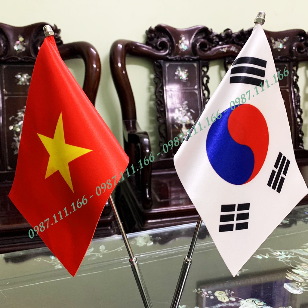 Cờ Để Bàn Đế chất liệu Thép Loại cắm 2 cờ vải Silk Các Nước Tùy Chọn
