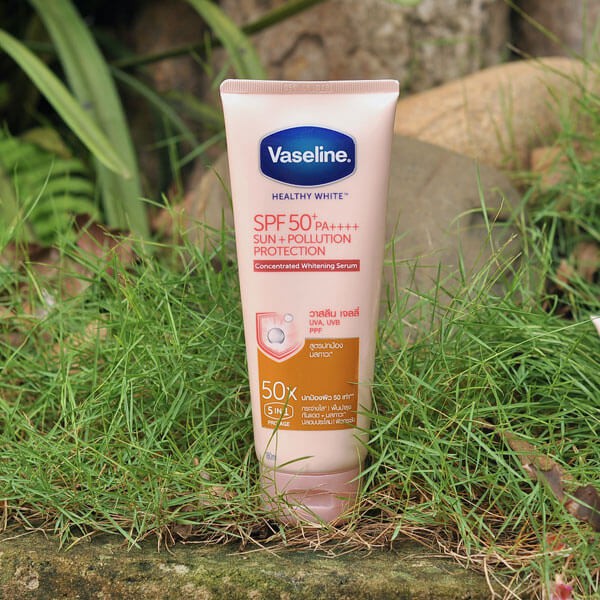 Sữa dưỡng thể trắng da Vaseline 50x SPF 50+ Thái Lan