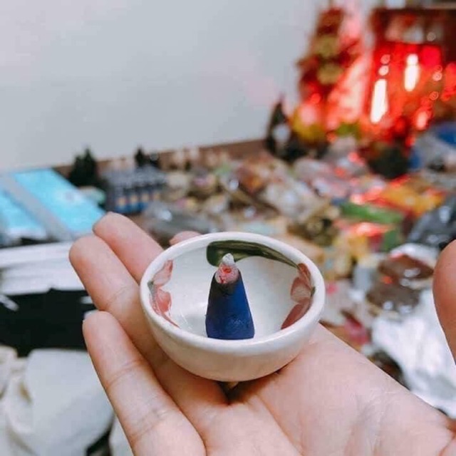Hương trầm may mắn bán đắt xua phong long chỉ