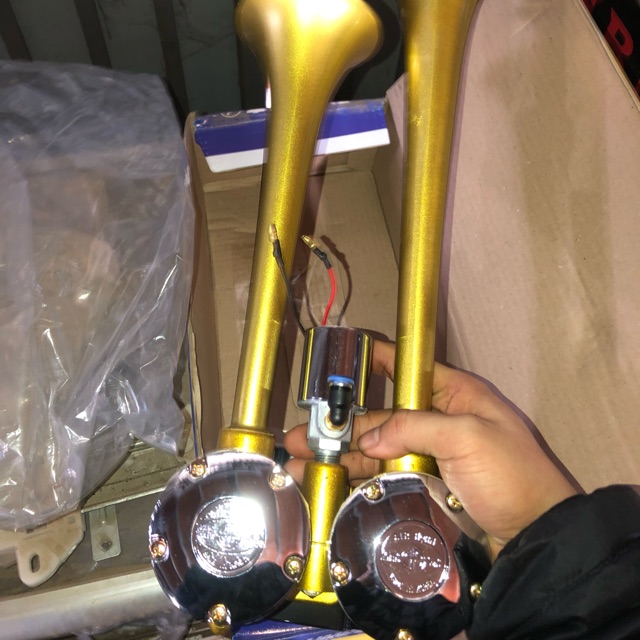 còi hơi ong vàng chạy 12v 24v còi hơi 2 loa cho xe ô tô ben thùng