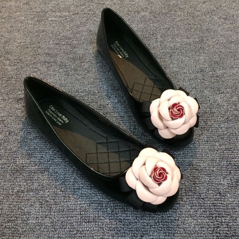 Giày búp bê mũi tròn hoa trà đen đỏ hàng quảng châu