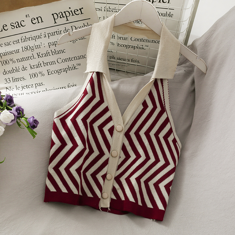 Áo Sát Nách Dệt Kim Hoạ Tiết Kẻ Sọc Phối Nút Thiết Kế Ôm Sát Tôn Dáng | BigBuy360 - bigbuy360.vn