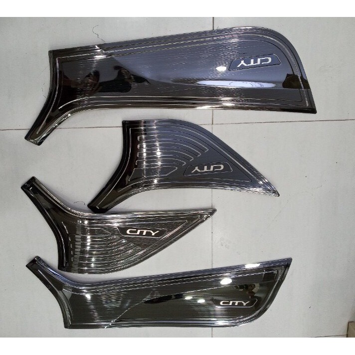 Bộ 4 ốp tapli cánh cửa xe Honda City  đời 2014 đến 2019 2020 mẫu TITAN .