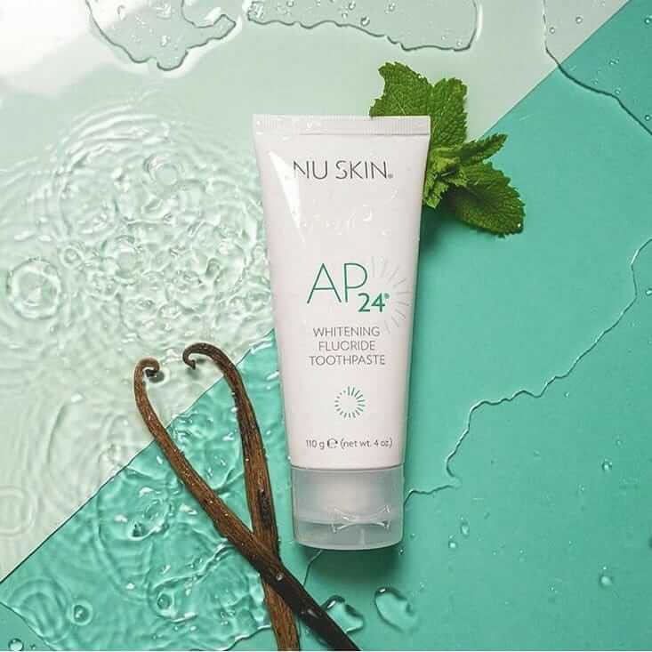 Kem đánh răng Nuskin AP24 Whitening Fluoride Toothpaste 110g