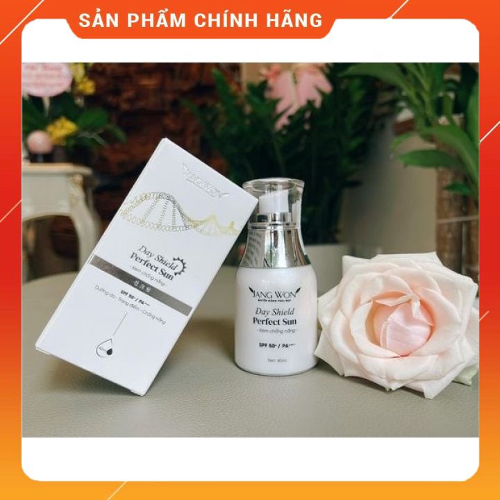 KEM CHỐNG NẮNG DOCTORQUEEN (MẪU MỚI) (lên 2-3 tông,ko bết dính,ko bờ,mướt mịn da,có chỉ số chống nắng cao)