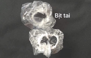 Dụng cụ bảo vệ tai khi làm hóa chất uốn ép duỗi nhuộm tóc