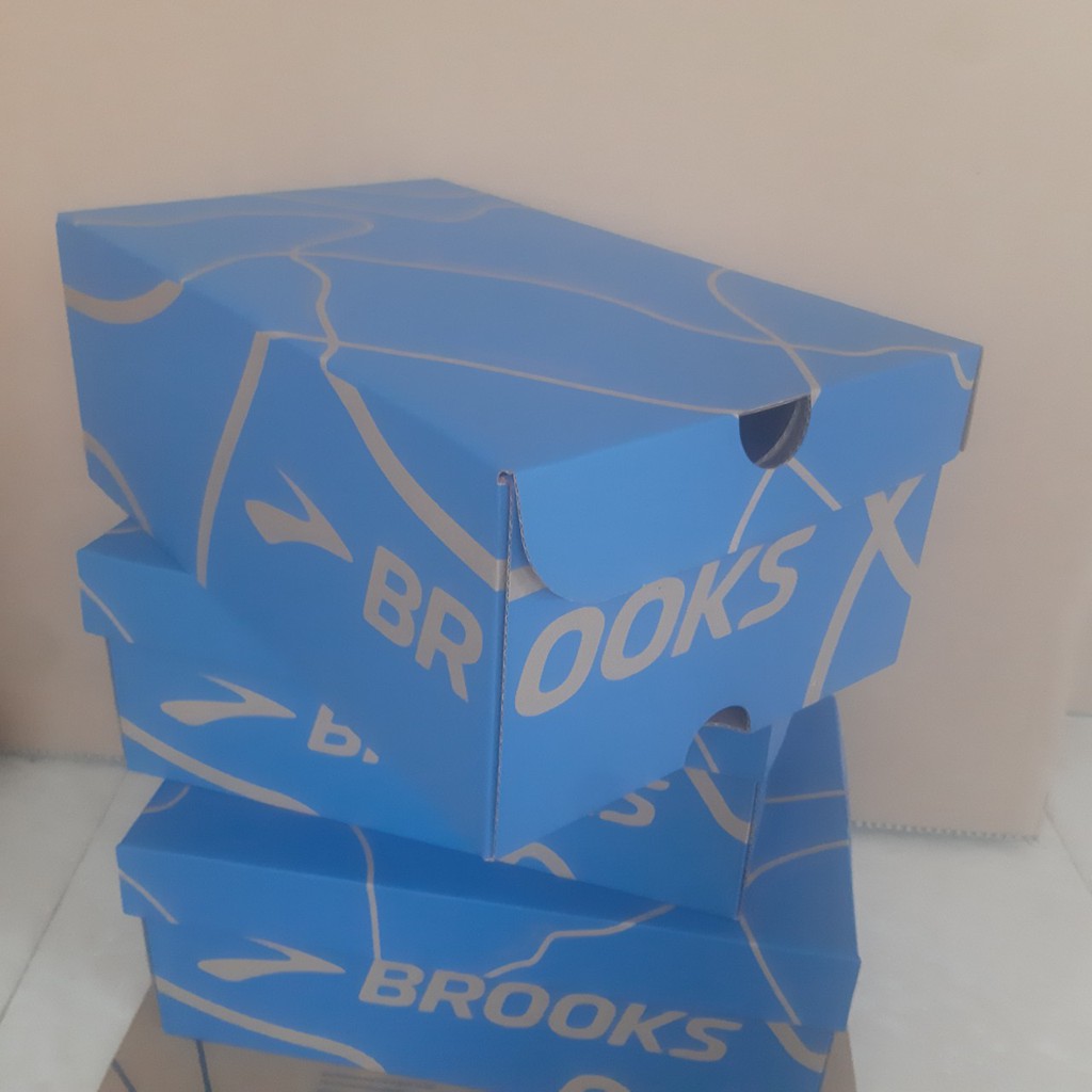 HỘP ĐỰNG GIÀY BROOKS SIZE 31X18,5X12,5CM