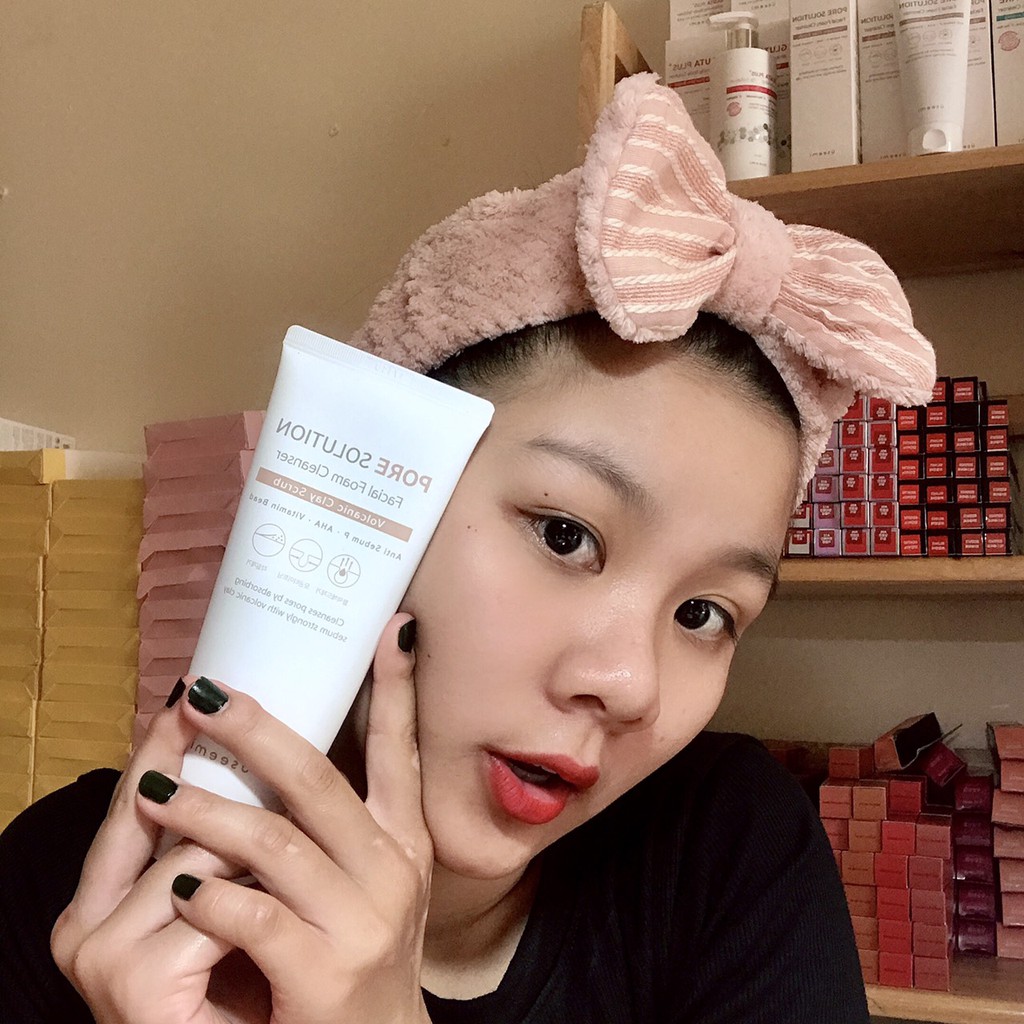Sữa Rửa Mặt Tạo Bọt, Làm Sạch Sâu, Loại Bỏ Bã Nhờn Chiết Xuất Tro Núi Lửa Useemi Pore 150ml YENBEAUTY