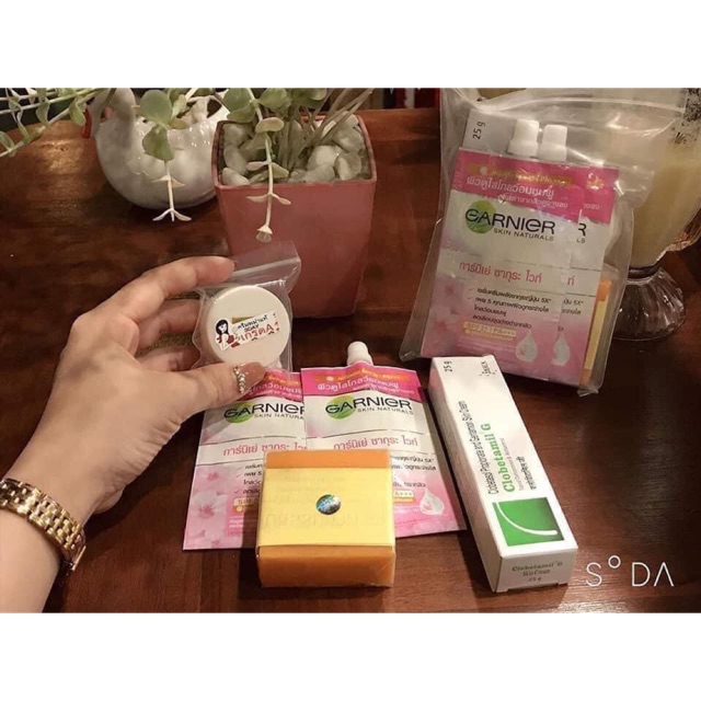 Sét Trị Nám Thái Lan GARNIER 5 Món