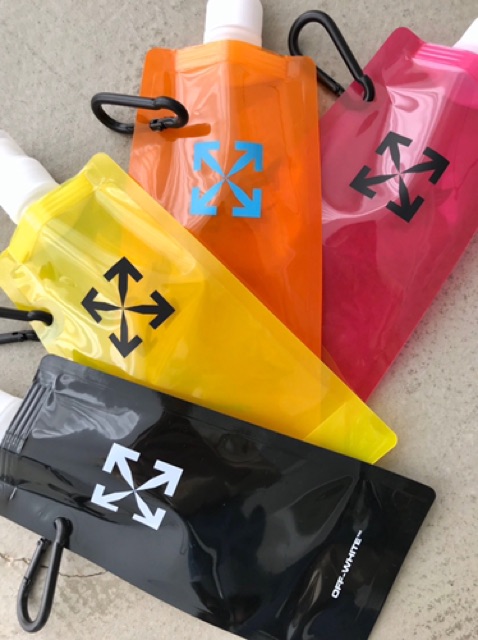 Bình đựng nước Off White arrow print water bottle ss20
