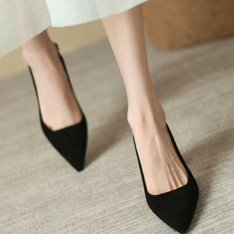 Giày nữ cao gót đế vuông 6 phân mũi nhọn màu đen