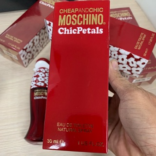 Nước hoa moschino chicpetals 30ml