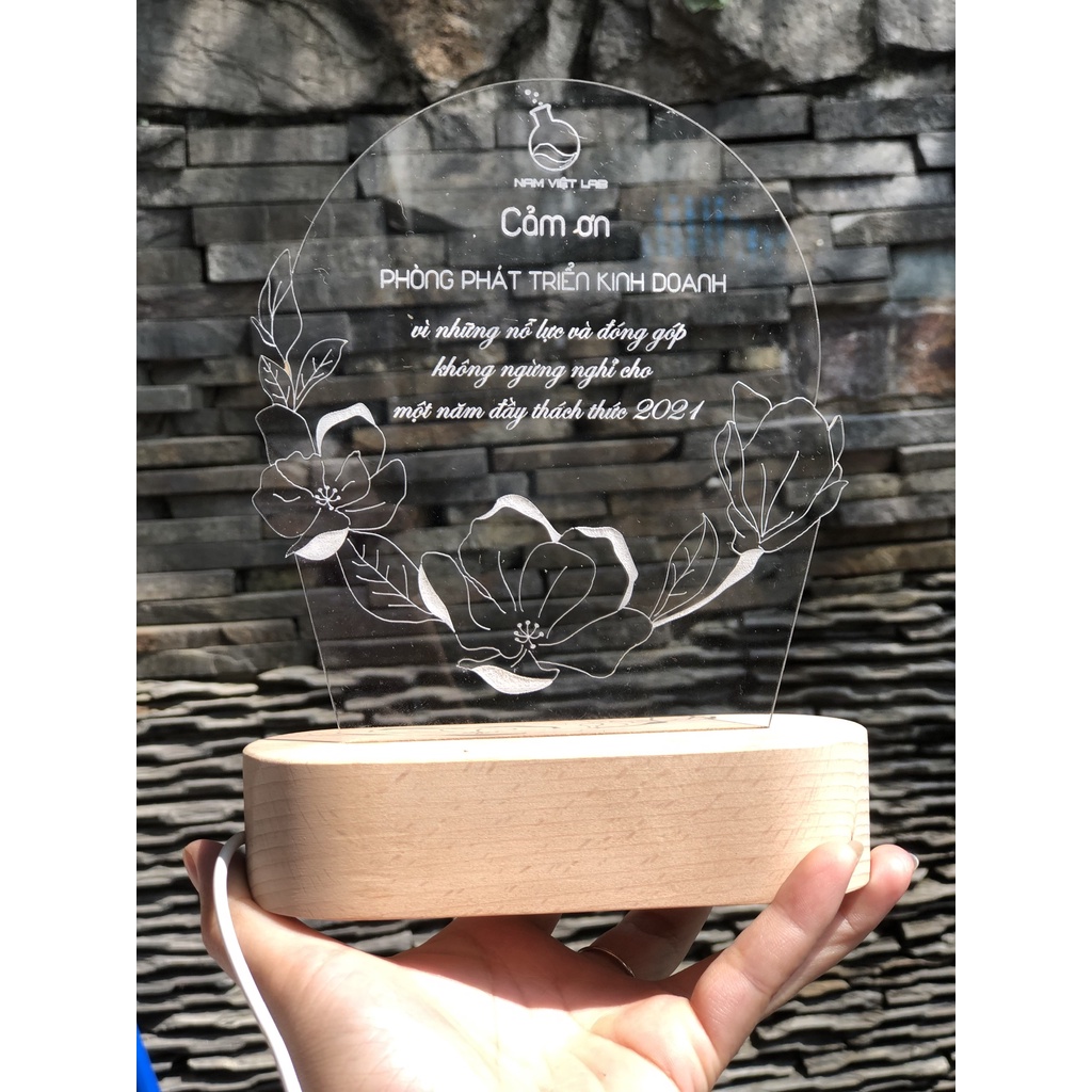 HOA TRÒN - Đèn trang trí để bàn/ Quà tặng/ Kỷ niệm chương - Đế gỗ đầu cắm USB