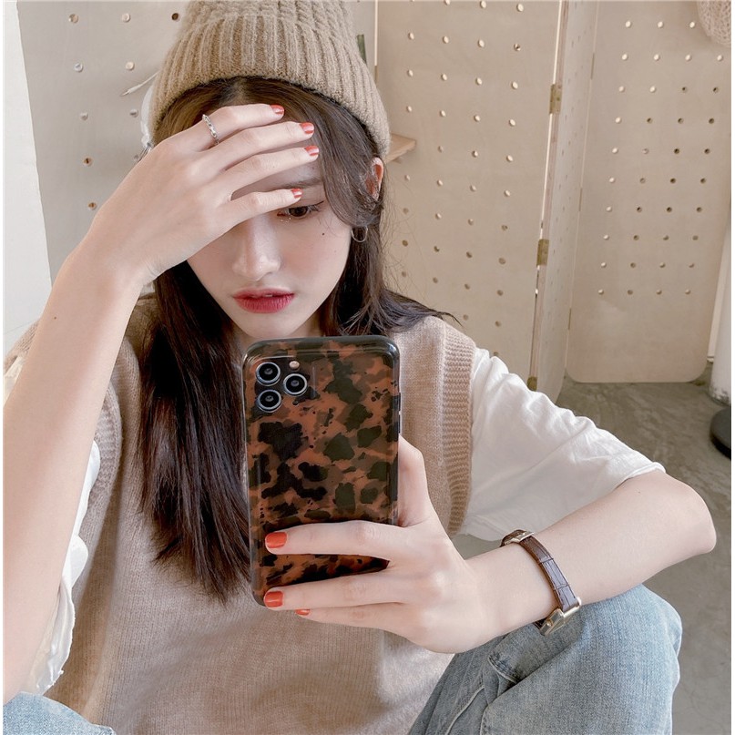 𝐂𝐨́ 𝐬𝐚̆̃𝐧 𝐜𝐡𝐨 𝐢𝐏𝐡𝐨𝐧𝐞 𝟏𝟐  Ốp lưng cho iphone - Ốp da báo nâu bóng dẻo cho iphone