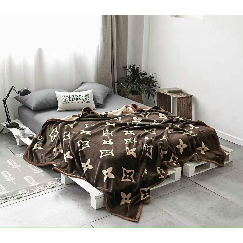 CHĂN MỀN NỈ TUYẾT THƯƠNG HIỆU SIZE TO 2M*2M3