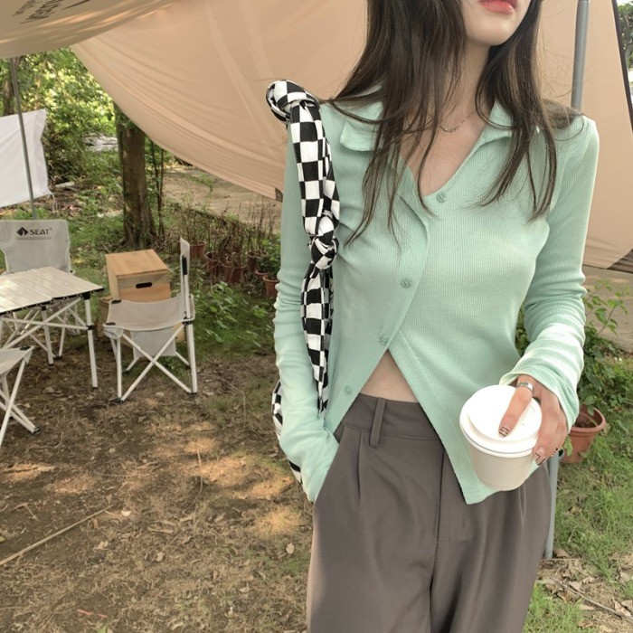 Áo len dài tay mỏng Phụ nữ mùa hè hoang dã Niche Hot girl mỏng xẻ trên