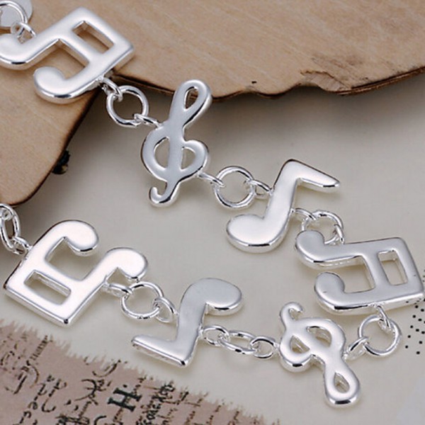 Vòng tay chất liệu bạc hình nốt nhạc cá tính