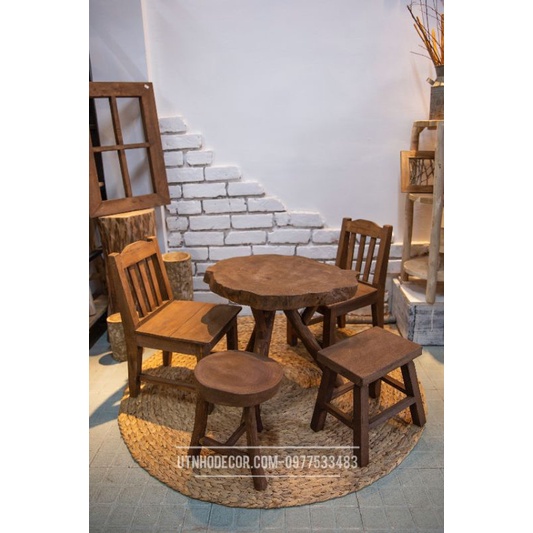 Ghế đôn gỗ tự nhiên mặt vuông 4 chân  chiều  cao 35 CM