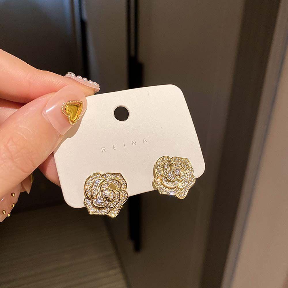 Bông Tai Đinh Tán Bằng Hợp Kim Hình Hoa Trà Cá Tính Cho Nữ