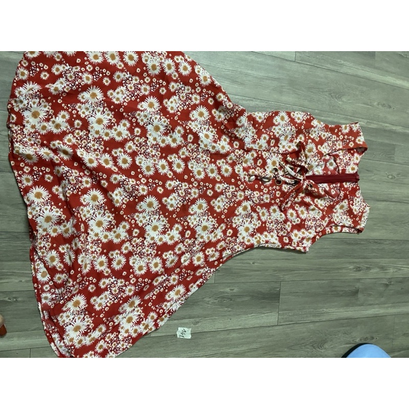 2hand đầm hoa kiểu