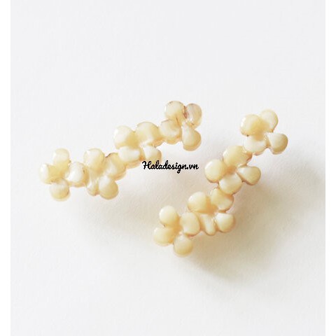 Khuyên tai  sừng trâu chạm hoa tử đinh hương , Trang sức phong cách Minimalist , First Love Earrings