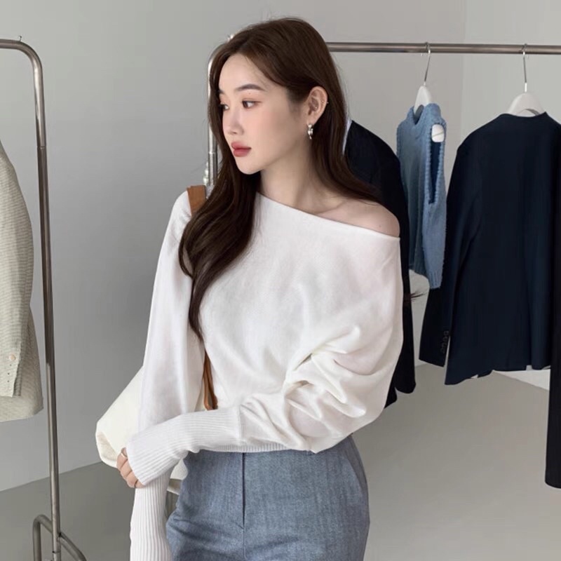 Áo trễ vai tôn dáng.