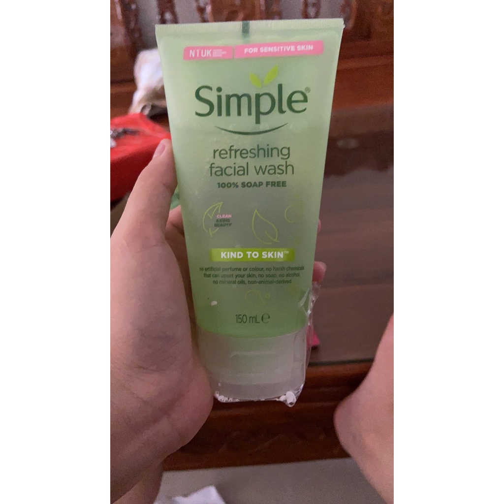 Sữa rửa mặt Simple dưỡng ẩm cho da khô, da nhạy cảm không chứa xà phòng 150ml - Balan Shop | BigBuy360 - bigbuy360.vn