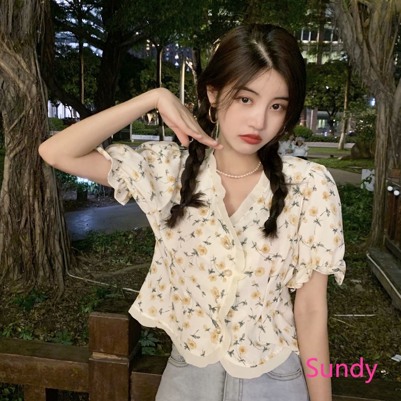 Áo croptop họa tiết hoa thiết kế thanh lịch cho nữ