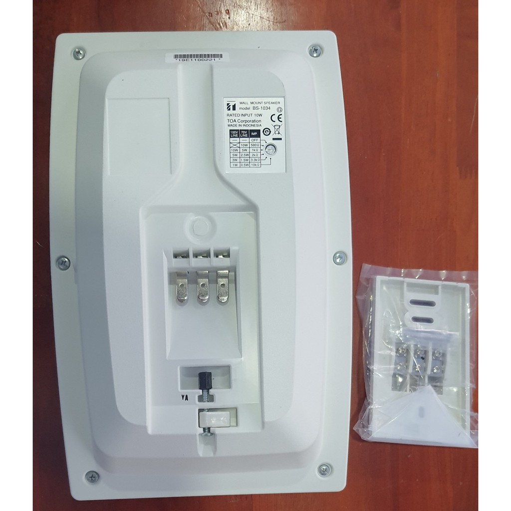 Loa hộp treo tường TOA 10W BS1034. Hàng chính hãng - Có xuất hóa đơn điện tử