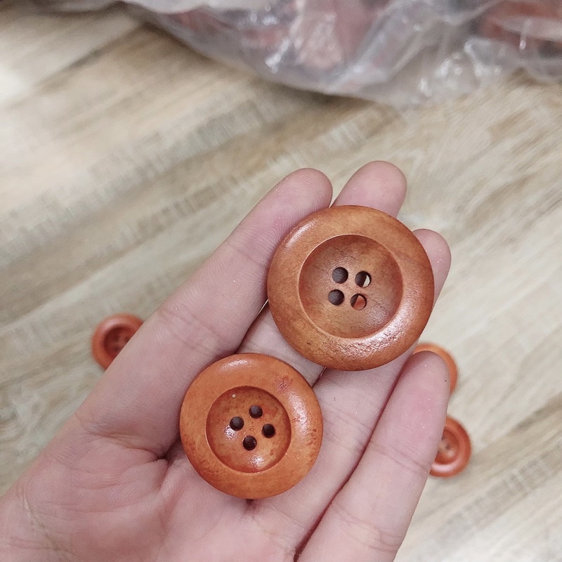 Nút gỗ màu nâu đất loại đẹp