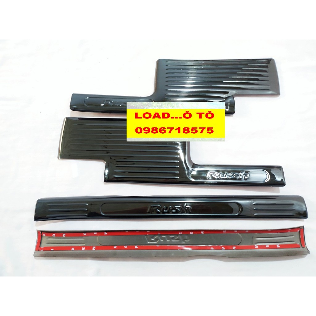 Ốp Bậc Cửa, Nẹp Bước Chân Trong, Ngoài Xe Toyota Rush 2022-2018 Vân titan Cao Cấp