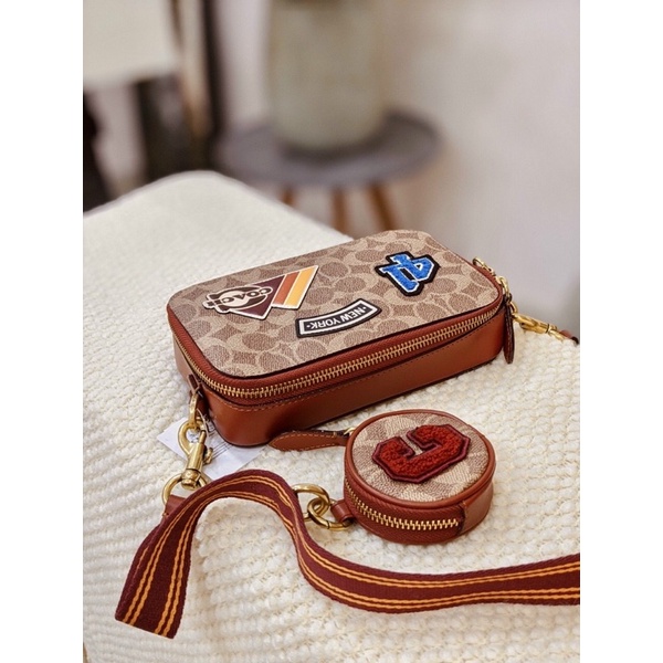 Sẵn ♥️ Túi Co @ch đeo chéo có túi charm xinh C6744
