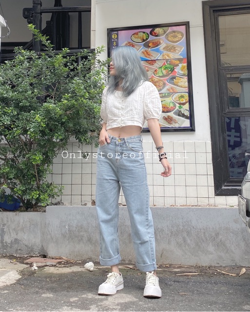 croptop trắng ,quần jean ống rộng, nhận hàng có vấn đề liên hệ shop trước khi đánh giá