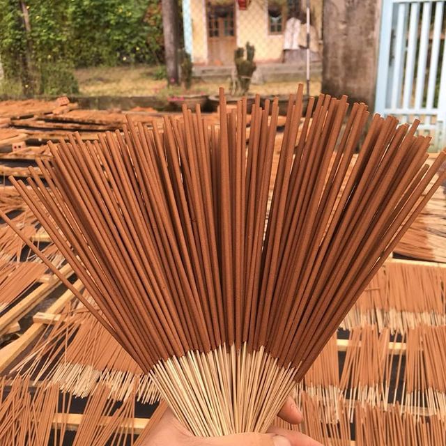 NHANG CHUNG CƯ - Nhang Vỏ Quế 25cm hộp 100 cây