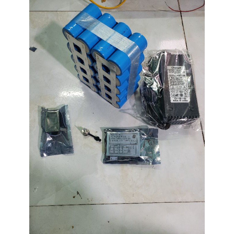 combo tự đóng pin 12v30Ah