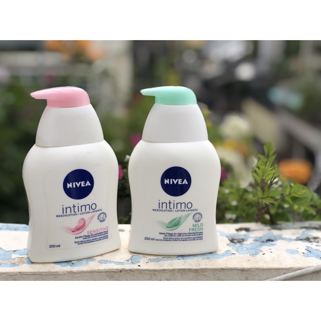 Dung Dịch Vệ Sinh Phụ Nữ Nivea Intimo Waschlotion Sensitive 250 ml