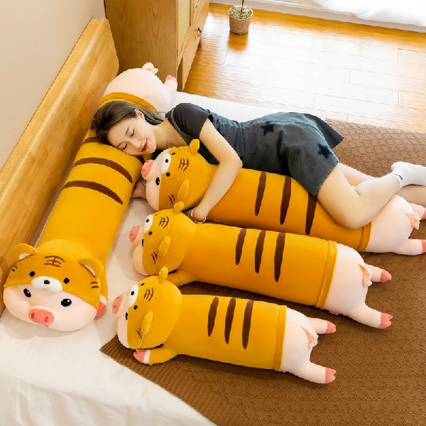 Heo cosplay áo hổ