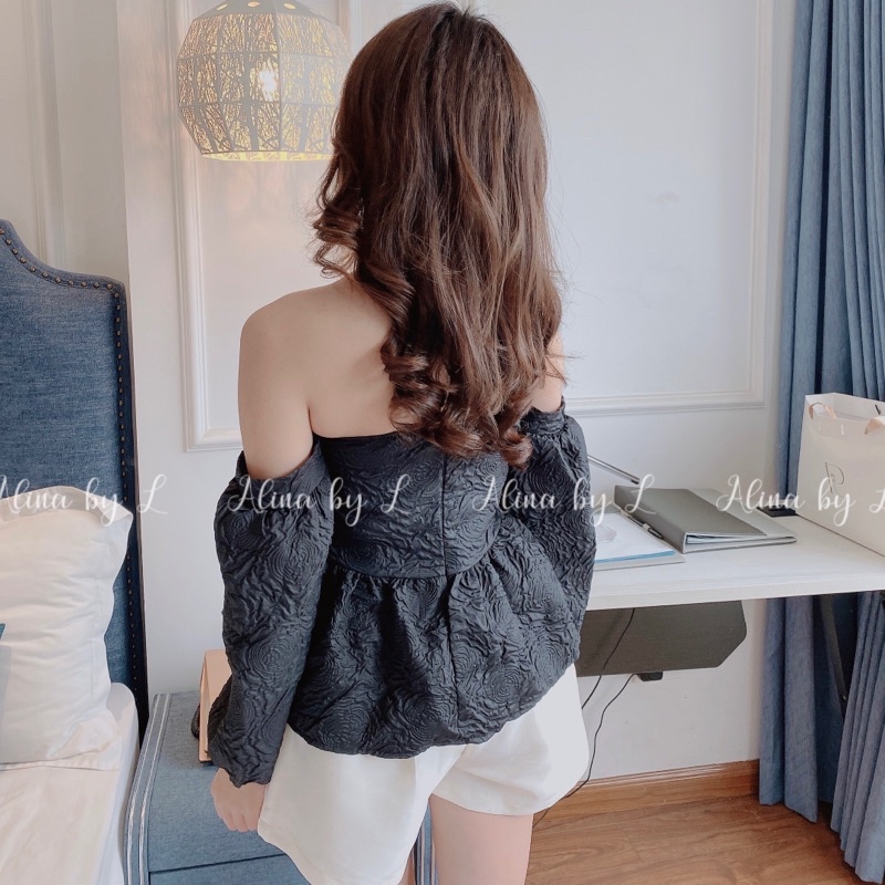 ALINA by L - Áo trễ vai vải gấm đính cúc siêu tiểu thư