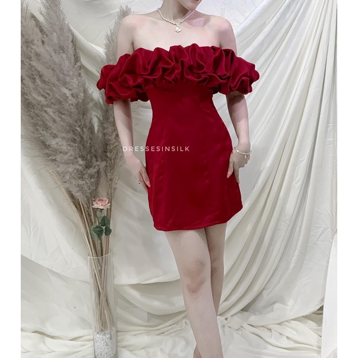 Đầm đỏ trễ vai bèo ngực