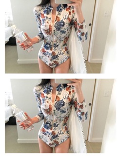 Áo tắm liền thân hoa trắng