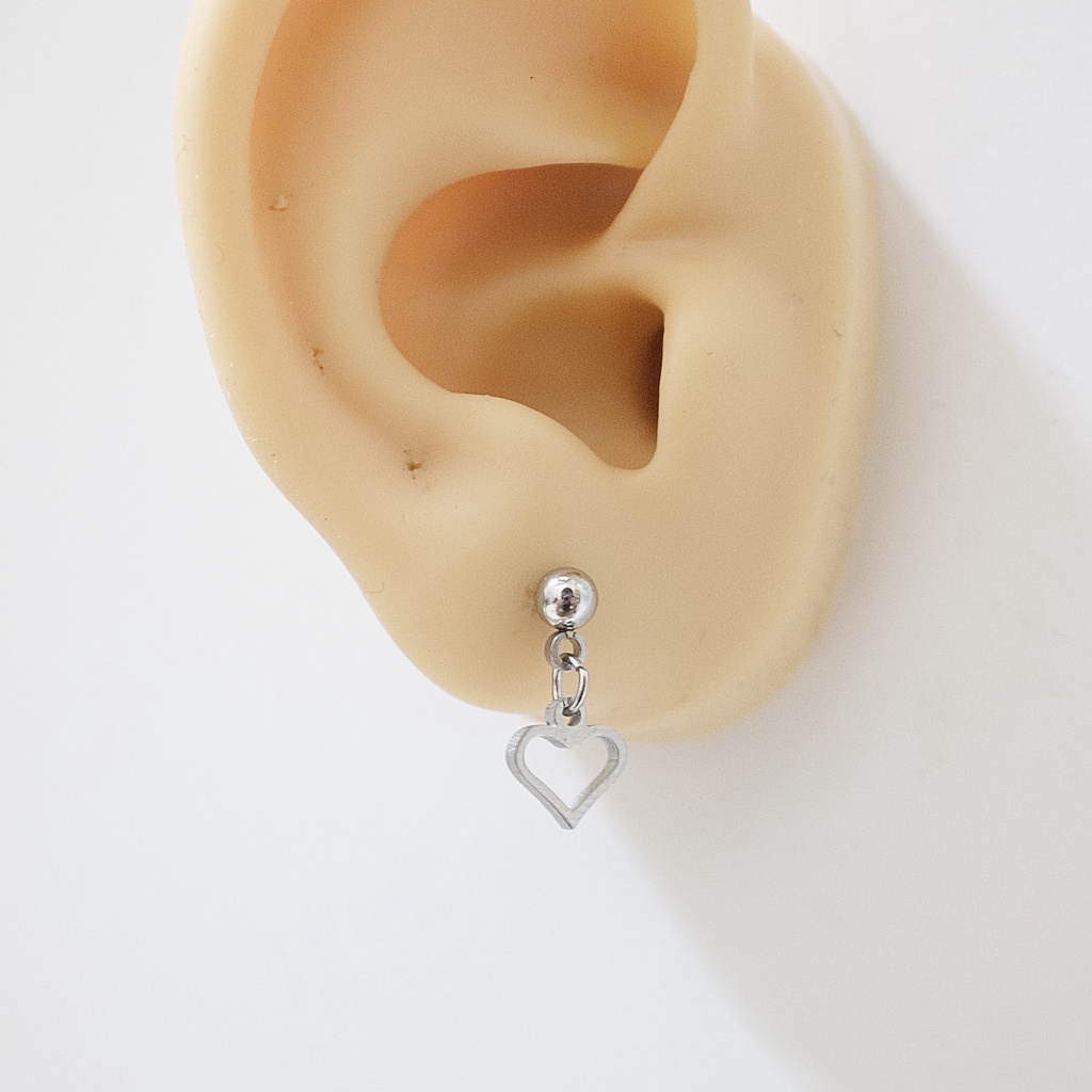 Khuyên Tai Titan Unisex Có Charm Trái Tim Rỗng Bi Tròn Không Gỉ Sét Không Ngứa Bông Tai Julies Box 66