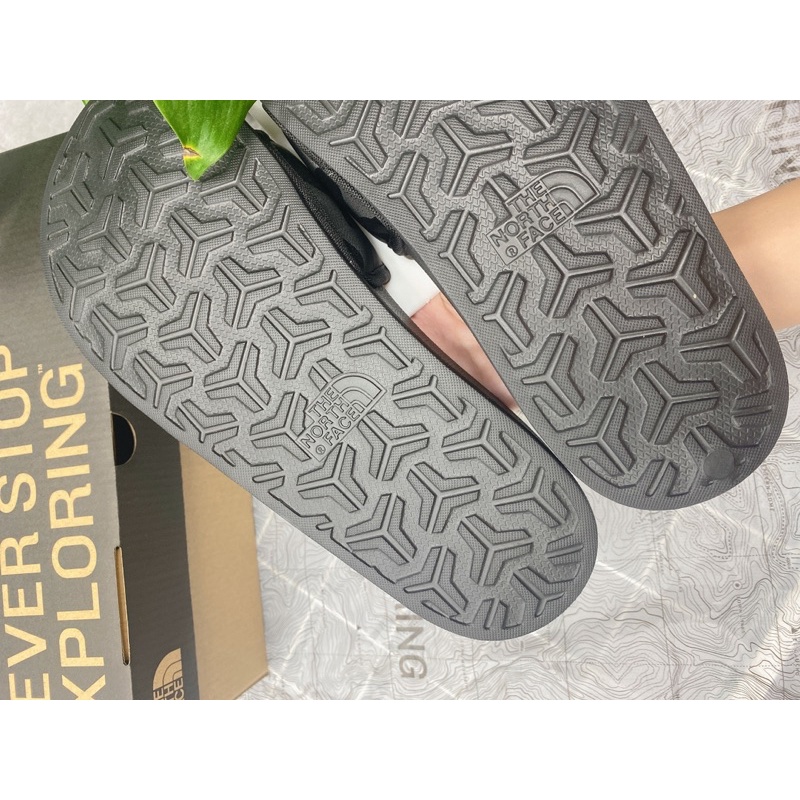 Dép The North Face đen/trắng camo