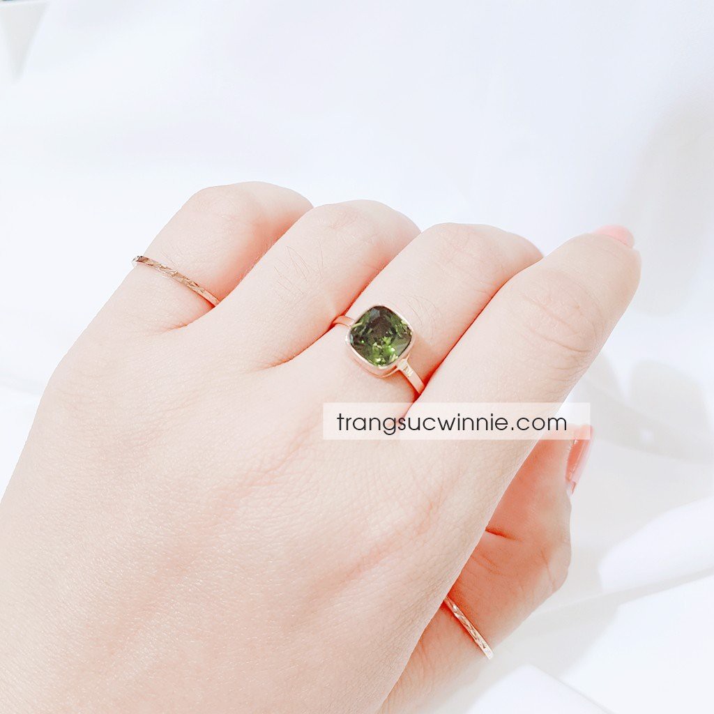 [Mã SKAMCLU8 giảm 10% cho đơn từ 100K] Nhẫn nữ titan FBE Emerald