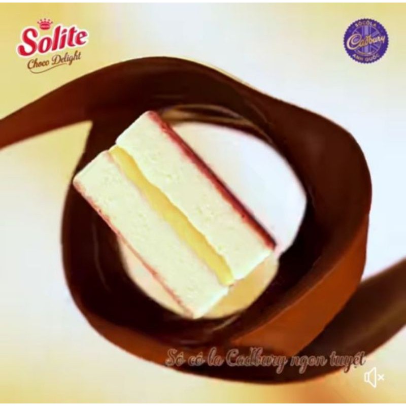 Hộp bánh bông lan tầng Solite Cadbury Delight 120g (6 bánh)