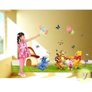Decal dán tường Gấu pooh hạnh phúc