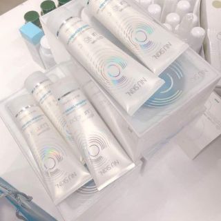 Sữa rửa mặt lumispa Nuskin