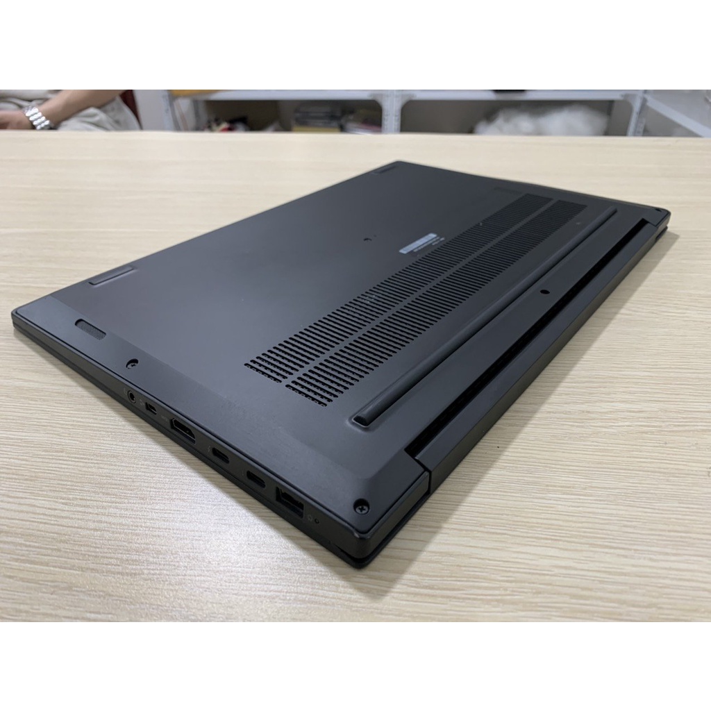 Lenovo ThinkPad P1 Gen1  i7-8850H RAM 16GB SSD 512GB Quadro P2000 Màn hình 15.6 inch UHD 4K